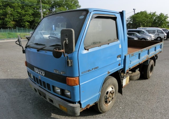 2TON 1986 ISUZU ELF TRUCK